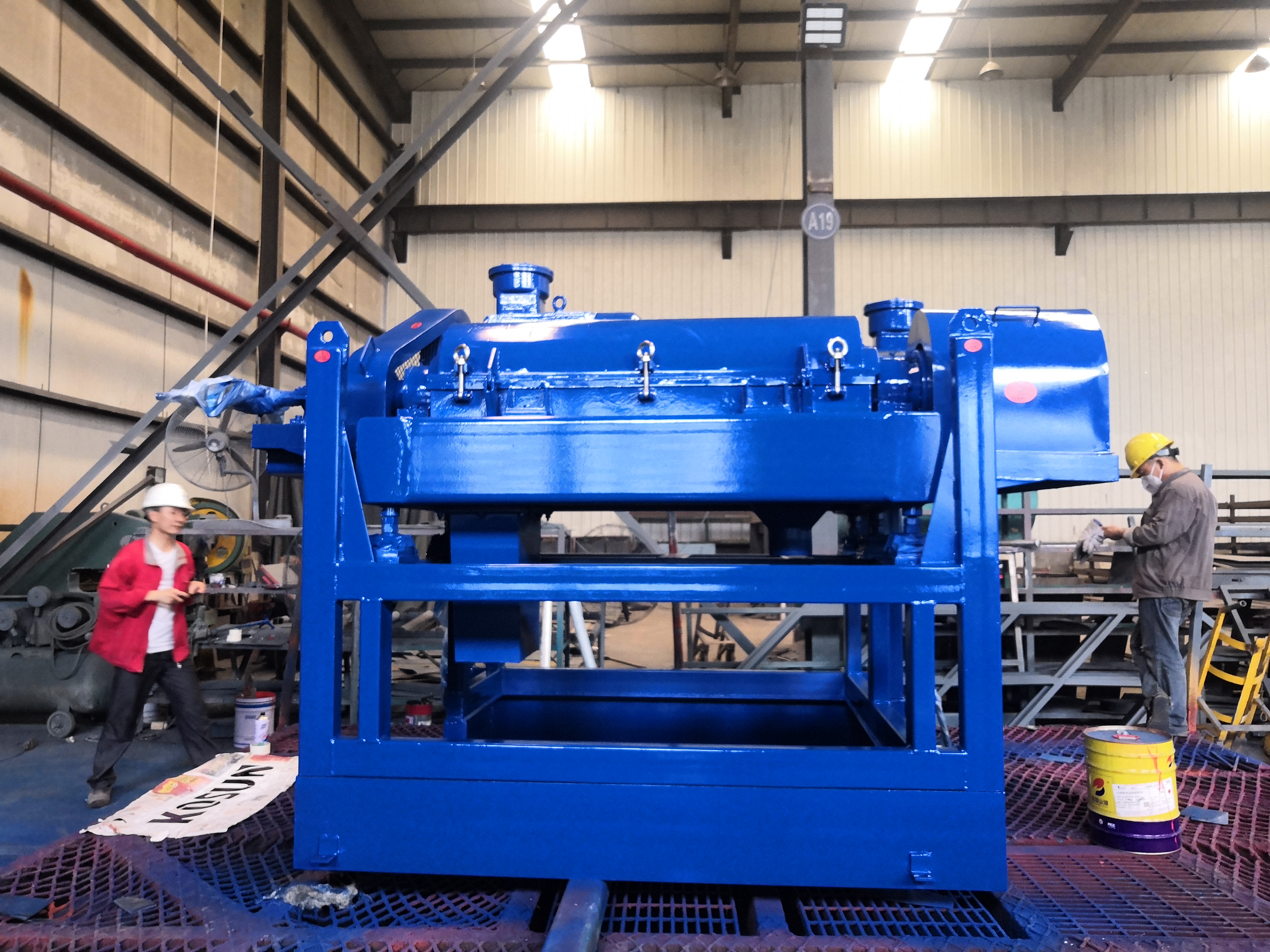 鉆井液離心機(jī)是非常重要的固相控制設(shè)備