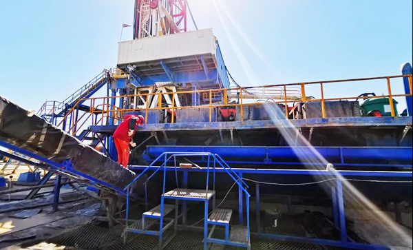 泥漿不落地系統(tǒng)真正做到廢棄鉆井泥漿不落地隨鉆處理