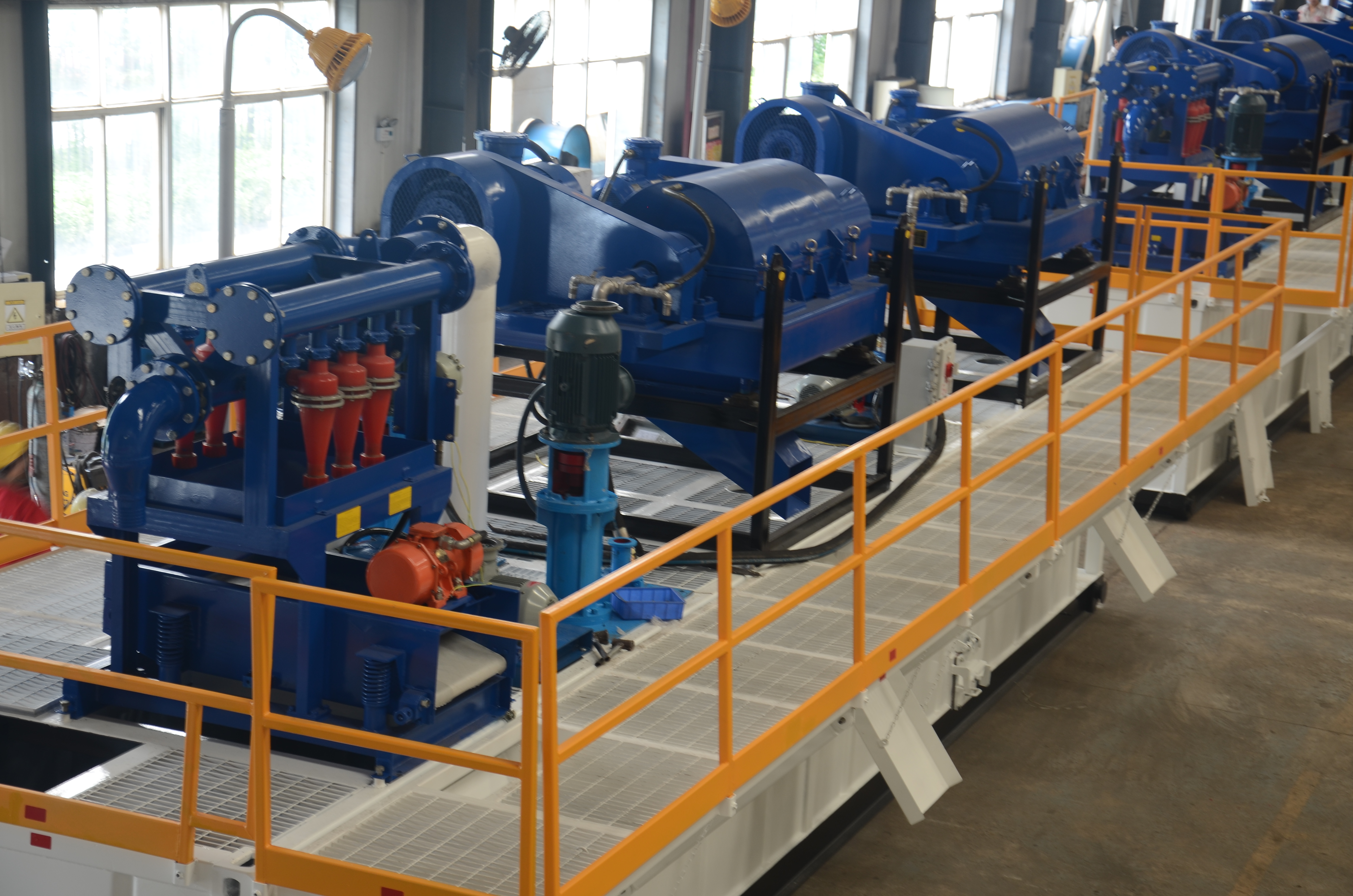 科迅固控系統(tǒng)主要用來鉆井液中的固液分離